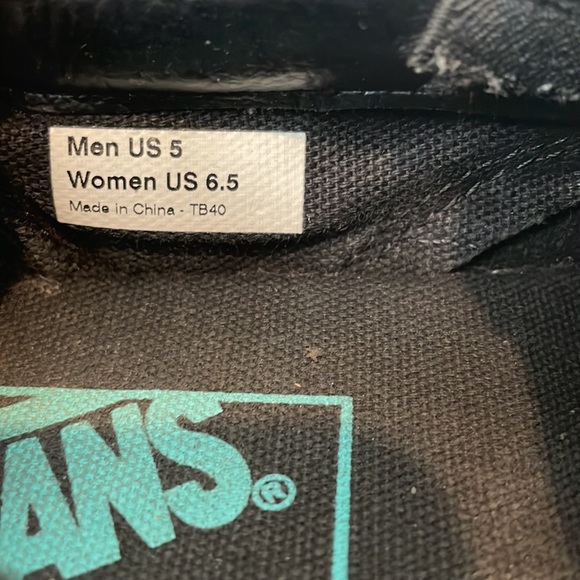 Vans slip on Black with skull Men US 5 / Women US 6.5 - Picture 3 of 3